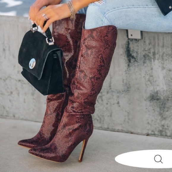 Aspen Heeled Glossy Python Boot - Burgundy - Picture 3 of 5